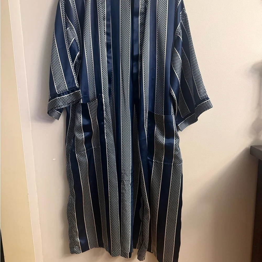 J.T. Beckett Vintage Striped Satin Robe – Size L